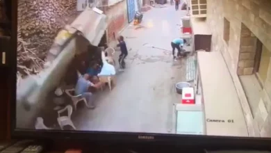 Photo of गुरुग्राम में श्मशान की दीवार गिरने बच्ची समेत 4 की मौत, कमजोर दिल वाले न देखें वीडियो