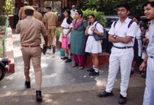 Photo of दिल्ली-एनसीआर के बाद अहमदाबाद के स्कूलों को बम से उड़ाने की धमकी, पुलिस जांच में जुटी