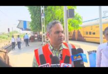Photo of मण्डल रेल प्रबंधक एसएम शर्मा ने जौनपुर जंक्शन पर यात्री सुविधाओं को परखा, मीडियाकर्मियों से की बात