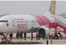 Photo of एयर इंडिया एक्सप्रेस विमान के इंजन में आग, बची 179 यात्रियों की जान
