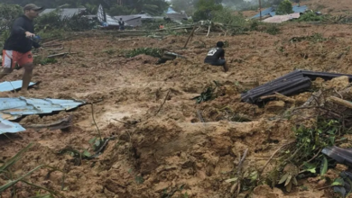 Photo of इस देश में भूस्खलन से तबाही, गहरी नींद में आ गिरा पहाड़ का मलबा, 100 से ज्यादा की मौत