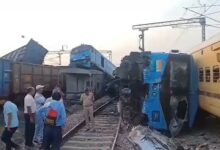 Photo of पंजाब में दो मालगाड़ियां आपस में टकराई, दूसरे ट्रैक पर आ रही पैसेंजर ट्रेन को चपेट में लिया, बड़ा हादसा टला